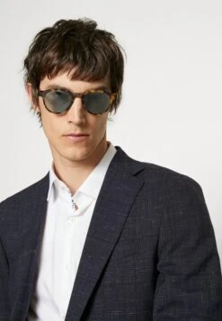 Boss HugeCompletoDark Blue Uomo Completi E Cravatte BB122A0O2-K11 -Pier One Italia 2025 0ff95eb9dbbb4a428422040e4cd07041