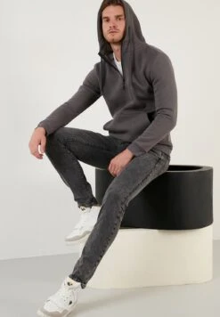 Regular Fit - Felpa Con Cappuccio - Dark Grey -Pier One Italia 2025 1359f622057540f0a744886c5b9868ba