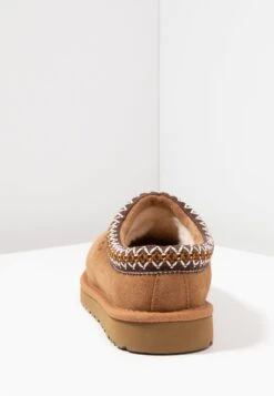 Ugg TasmanPantofoleChestnut Uomo Pantofole UG112I00L-B11 -Pier One Italia 2025 19cca7fd7b4a4a0789dcd834618e0bcd