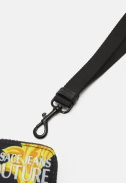 Range Iconic Printed Logo Sketch Small UnisexAltri AccessoriBlack/Gold-Coloured Uomo Altro VEI54E000-Q11 -Pier One Italia 2025 1f6bccb0ffac47fa80673d8f82e946f5