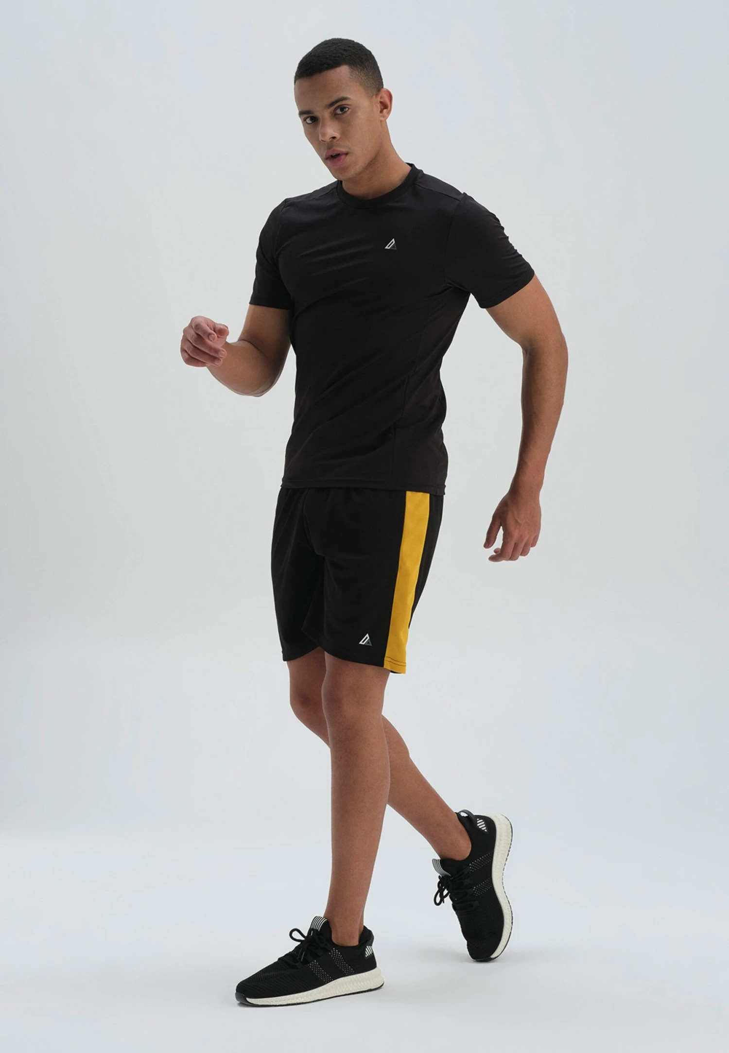 ShortsBlack Uomo Bermuda D6D22F006-Q11 2 ShortsBlack Uomo Bermuda D6D22F006-Q11