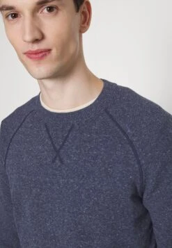 S.Oliver MaglioneDark Blue Uomo Maglieria SO222Q0N9-K11 13 S.Oliver MaglioneDark Blue Uomo Maglieria SO222Q0N9-K11 -Pier One Italia 2025 2beb510374214c36a4e6e31871f8f536