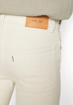 JohnnyJeans A SigarettaEcru Uomo Jeans NN922G00I-B11 -Pier One Italia 2025 3a4c9bebc4704b26b36cade61170065e