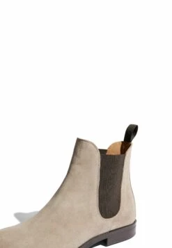 GiacomoStivalettiTaupe Suede Uomo Stivaletti/Stivali SR612K01S-B11 13 GiacomoStivalettiTaupe Suede Uomo Stivaletti/Stivali SR612K01S-B11 -Pier One Italia 2025 3b6e92cb19454a53a2ecb7a756a49d6f