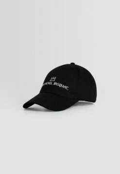 BERSHKA Embroidered Michel BasquiatCappellinoBlack Uomo Cappellie Berretti BEJ52P01A-Q11 -Pier One Italia 2025 3f4f41ca40564f3dbf3e6ad684620a1d