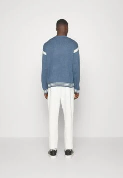 Emporio Armani MaglioneMare Di Bering Uomo Maglieria EA822Q04M-K11 -Pier One Italia 2025 42f5060ff9614940bc00cc91660cc1c7