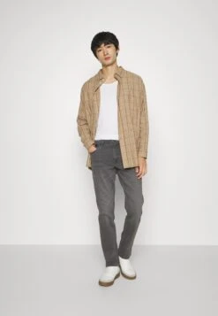 Wrangler Texas - Jeans Slim Fit - Vibration -Pier One Italia 2025 43bb8feeeed74237a383c5f778c82582