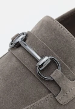 Pier One Mocassini ElegantiGrey Uomo Scarpe Eleganti PI912C0A1-C11 -Pier One Italia 2025 4b382e05be2b43eeb36ae982039504e1