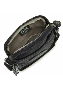 Kipling Basic Plus Tally 11 CmPortacellulareSignature Emb Uomo Elettronica & Lifestyle 1KI51F090-Q11 7 Kipling Basic Plus Tally 11 CmPortacellulareSignature Emb Uomo Elettronica & Lifestyle 1KI51F090-Q11 -Pier One Italia 2025 4c9e906850a74cceaf64bf10037f6c51