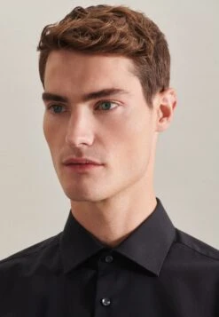 Seidensticker Regular FitCamiciaBlack Uomo Completi E Cravatte 3SE22D0EZ-Q11 -Pier One Italia 2025 5d11ebfd055a4b65a3e6ed523d34a14d