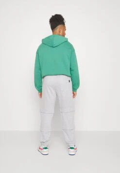 Pier One Pantaloni SportiviMottled Light Grey Uomo Pantaloni PI922E04R-C11 -Pier One Italia 2025 5f3a7e4fe9de463facaf337e78f05e93