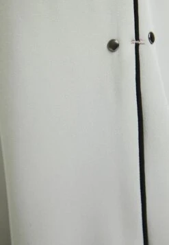 BERSHKA TechnicalPantaloni SportiviGrey Uomo Pantaloni Sportivi E Joggers BEJ22E0CO-C11 -Pier One Italia 2025 66baf2eed8e1452db85e5b46c6bca0fd