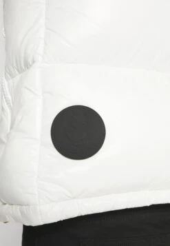 SAVE THE DUCK AilantusSmanicatoOff White Uomo Giacche TD022T06K-A11 -Pier One Italia 2025 6d46ac46f80d4bb4b84f0214b8fc6176