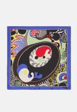 MOSCHINO Scarf UnisexFoulardBlue Uomo Foulard E Sciarpe 6MO54G00S-K11 8 MOSCHINO Scarf UnisexFoulardBlue Uomo Foulard E Sciarpe 6MO54G00S-K11 -Pier One Italia 2025 6d93392193a84c818b1f99a3a8283922