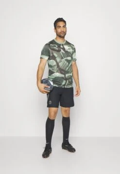 Nike Performance TeeT-Shirt SportOil Green Uomo T-shirt E Polo N1242D5WU-M11 -Pier One Italia 2025 6f5a6516ae86433f98bf1ec7a83f1588