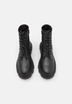 Steve Madden BasStivaletti StringatiBlack Uomo Stivaletti/Stivali ST312K01E-Q11 -Pier One Italia 2025 6f5ec993ee8e4322bdef55c97cc85ff1