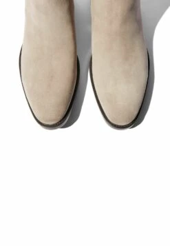 GiacomoStivalettiTaupe Suede Uomo Stivaletti/Stivali SR612K01S-B11 11 GiacomoStivalettiTaupe Suede Uomo Stivaletti/Stivali SR612K01S-B11 -Pier One Italia 2025 793e79b1846946adbcc1306c0c4e347e