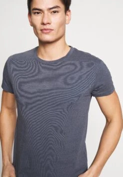 SAMSØE SAMSØE KronosT-Shirt BasicDark Grey Uomo T-shirt E Polo SA322O00O-C13 -Pier One Italia 2025 7ab4060450f74d1ea370fd6263fa15ad