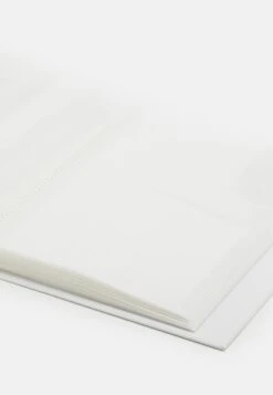 Polaroid Photo Album LargeAltri AccessoriWhite Uomo Altro 6PO54E01U-A11 -Pier One Italia 2025 7ad5e9ff3ba147f59fe5f349d8d3f3a5