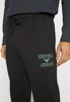 Emporio Armani TrousersPantaloni Del PigiamaNero Uomo Per La Notte EA882L00M-Q11 -Pier One Italia 2025 7b12b45acbbd445e97071009d4186089