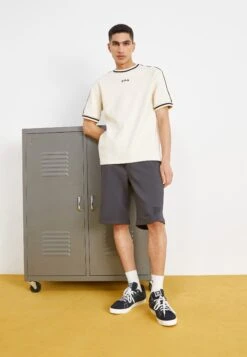 Fila Corbie BaggyPantaloni SportiviPhantom Uomo Pantaloni Sportivi E Joggers 1FI22F01U-Q11 -Pier One Italia 2025 7e3c2300106c470ab8f3d8c09a581784