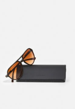 Dolce & Gabbana Occhiali Da SoleTransparent Tobacco Uomo Occhiali Da Sole DO752K029-A11 14 Dolce & Gabbana Occhiali Da SoleTransparent Tobacco Uomo Occhiali Da Sole DO752K029-A11 -Pier One Italia 2025 81641acd26ba404d9bbb02eb3aecbbdc