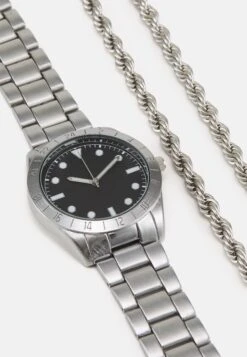 Pier One Set - Collana - Silver-Coloured/Black -Pier One Italia 2025 83102eb3ab884b968ea711d6d380bde6