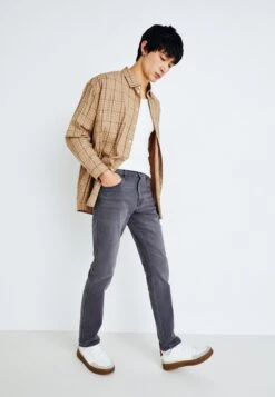 Wrangler Texas - Jeans Slim Fit - Vibration -Pier One Italia 2025 8b6f3e102c024b86a57cf5a2a4efec4d