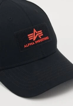 Alpha Industries UnisexCappellinoBlack/Red Uomo Cappellie Berretti AL552P000-Q12 -Pier One Italia 2025 8caf5f33191144fa8e25eafc0895c82a