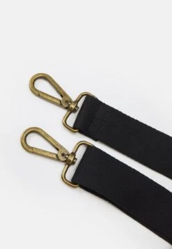 Gant Tonal Shield Duffle Bag UnisexBorsa Da ViaggioEbony Black Uomo Borse GA354H00W-Q11 -Pier One Italia 2025 8d8b8a4fa1564627aeb6c3e4d16092b0