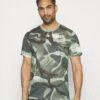 Nike Performance TeeT-Shirt SportOil Green Uomo T-shirt E Polo N1242D5WU-M11 -Pier One Italia 2025 92df1d11535148e8952b631eda0dba8f
