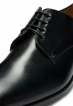 Boss KensingtonDerb Bu NStringate ElegantiBlack One Uomo Scarpe Con I Lacci BB112M052-Q11 -Pier One Italia 2025 974c1a9778a44e1b8ddd3b2c7c701a88
