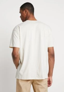 URBAN CLASSICS Organic Basic TeeT-Shirt BasicSand Uomo T-shirt E Polo UR622O03Y-B11 -Pier One Italia 2025 9b506d1e04634654bda836bc05f3d060