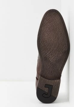 Jack & Jones Jfwdonald - Stringate Eleganti - Cognac Noos 12 Jack & Jones Jfwdonald - Stringate Eleganti - Cognac Noos -Pier One Italia 2025 9fe81a39ef4a43b8b8df3f8a9b259f3f