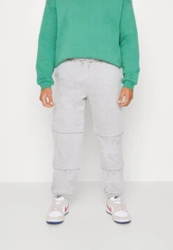 Pier One Pantaloni SportiviMottled Light Grey Uomo Pantaloni PI922E04R-C11 -Pier One Italia 2025 a388cef6e3044a918af80f9878f8963e