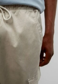 PULL & BEAR Basic JoggersPantaloni CargoSand Uomo Pantaloni PUC22E0ET-B11 12 PULL & BEAR Basic JoggersPantaloni CargoSand Uomo Pantaloni PUC22E0ET-B11 -Pier One Italia 2025 a5f17471b6c54127beb4878961157e24