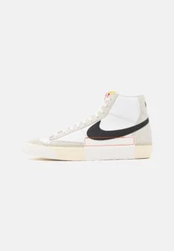 Nike Sportswear Blazer Mid 77 Pro ClubSneakers AlteWhite/Black/Light Bone/Summit White/Beach/Sail Uomo Sneaker NI112N040-A12