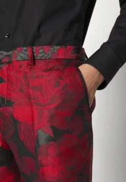 RedmonCompletoBlack Red Uomo Completi E Cravatte TWC22A07S-G11 -Pier One Italia 2025 ab11312e3d09404b8c341e956b3c126d