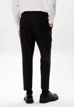 High Waist Belted ChinoBlack Uomo Pantaloni AI721A002-Q11 -Pier One Italia 2025 ace37052c3104a1295922b690d4ee46b