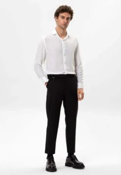 High Waist Belted ChinoBlack Uomo Pantaloni AI721A002-Q11 -Pier One Italia 2025 afc5955a8b0d411bbfca4fe513cc9700