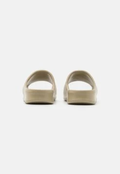 Lacoste Croco 2.0CiabattineKhaki/Off White Uomo Scarpe Aperte LA212G00Z-N11 -Pier One Italia 2025 b1f50664d1564c0ca55f2e62d8e67d85