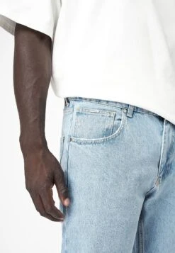 Split Hem Jeans BaggyVintage Blue Uomo Jeans EIB22G00E-K11 -Pier One Italia 2025 b7e0a47e92b341698b2e6760494f6717