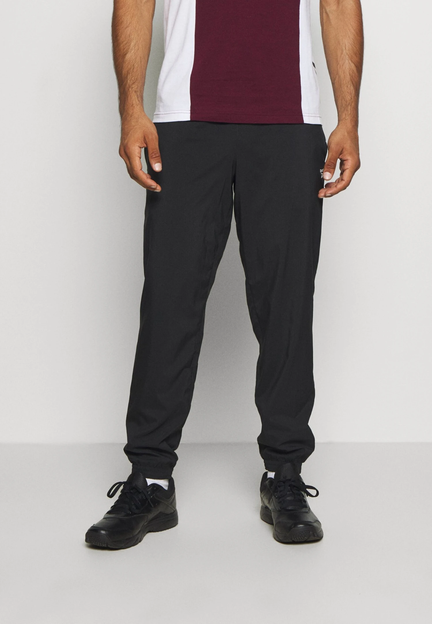 Reebok PantPantaloni SportiviBlack Uomo Pantaloni Sportivi E Joggers RE542E0KP-Q11 3 Reebok PantPantaloni SportiviBlack Uomo Pantaloni Sportivi E Joggers RE542E0KP-Q11
