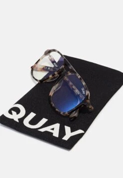 QUAY AUSTRALIA On The Fly UnisexOcchiali Anti Luce BluBrown/Light Brown Uomo Occhiali Per Luce Blu Q0154K04F-O11 -Pier One Italia 2025 bb83300929f743f0a9eec2e25a079693