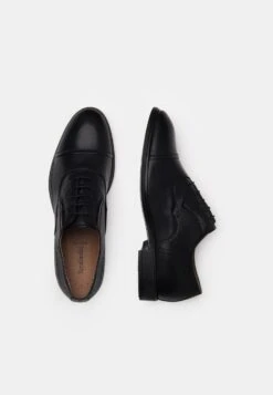 NeroGiardini Stringate ElegantiNero Uomo Scarpe Con I Lacci NET12M01T-Q11 9 NeroGiardini Stringate ElegantiNero Uomo Scarpe Con I Lacci NET12M01T-Q11 -Pier One Italia 2025 c1c88d526de544dcaca442d2a6807928