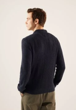 Pier One MaglioneDark Blue Uomo Maglieria PI922Q0C1-K11 -Pier One Italia 2025 c6388b8d00f94ed0b975bd56966eb062