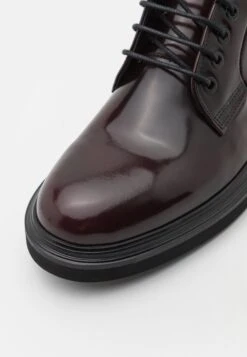 Calvin Klein Lace Up DerbyStringateBlack/Burgundy Uomo Scarpe Eleganti 6CA12M00K-G11 -Pier One Italia 2025 cf37ebf1c3304bb6802ea37a2238b98d