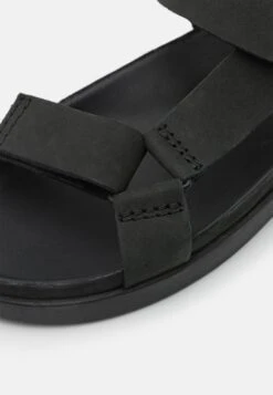 Clarks Sunder Range - Sandali - Black -Pier One Italia 2025 d0406e397414446ea7357769021984df