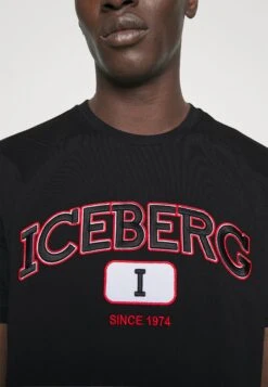 Iceberg T-Shirt Con StampaNero Uomo T-shirt E Polo IC322O069-Q11 -Pier One Italia 2025 d2834044206c4900bd6db98d0ba2452a