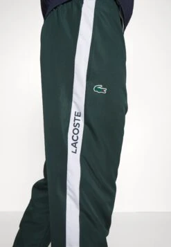 Lacoste Sport Tracksuit Hooded TutaSinople/Navy Blue-White Uomo Pantaloni Sportivi E Joggers L0642K028-M11 -Pier One Italia 2025 d647880cfb434a859c94498d42fb740a